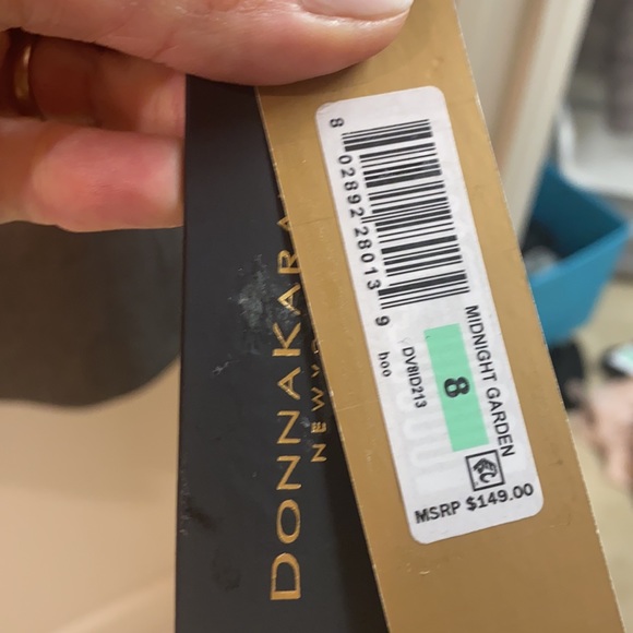 NWT Dona Karan suit jacket size 8 but also fits 10 it’s long. Not too warm chic! - Picture 3 of 6